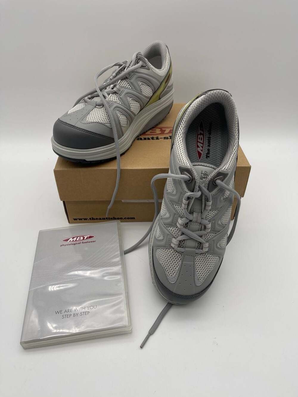 MBT Sport 2 Gray Physiological Walking Shoes Men's 9.5 NIB with‎ DVD